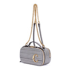 Sac à bandoulière C en cuir de veau gaufré façon crocodile gris