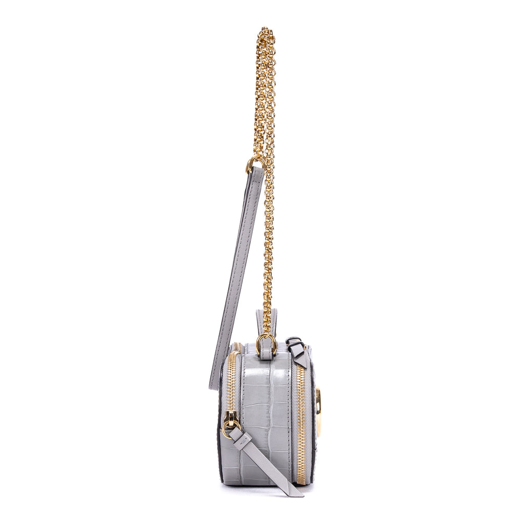 Sac à bandoulière C en cuir de veau gaufré façon crocodile gris