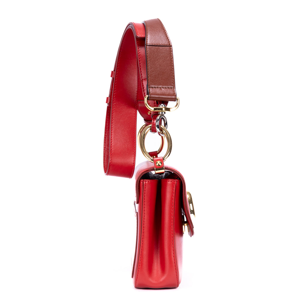 Bolso de Hombro Mediano C Bag Mediano Piel de Becerro Lisa Roja