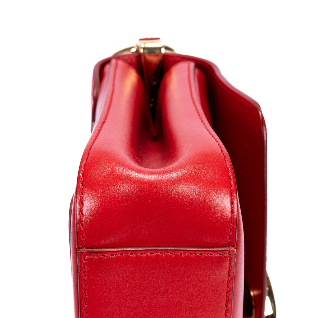 Bolso de Hombro Mediano C Bag Mediano Piel de Becerro Lisa Roja
