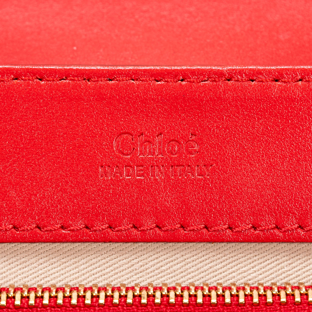 Bolso de Hombro Mediano C Bag Mediano Piel de Becerro Lisa Roja