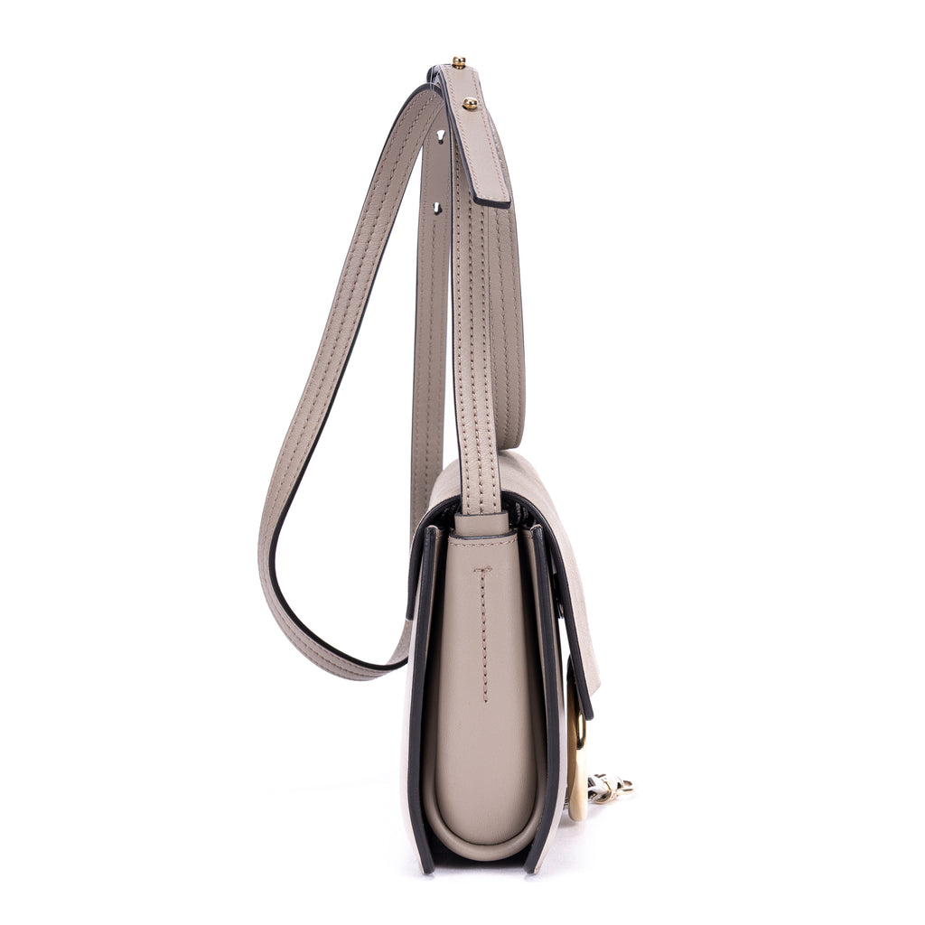 Bolso al Hombro Faye Pequeño Piel de Becerro Lisa Gris