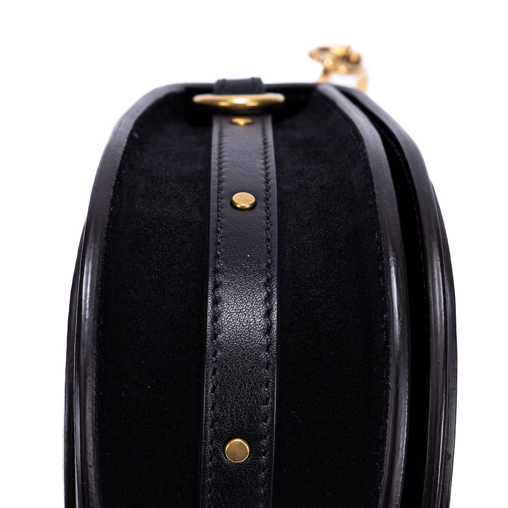 Bolso de hombro Nile Bracelet Bag de piel de becerro negra