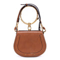 Bolso de mano Nile Bracelet Bag Piel de becerro lisa marrón