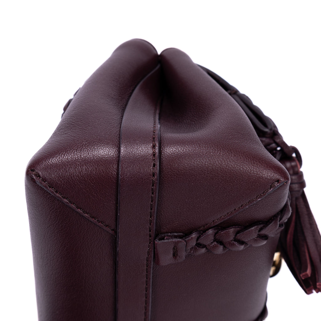 Bolso de hombro Penelope de piel de becerro lisa morada