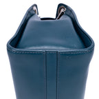 Bolso de hombro Annie Chain Piel de becerro lisa azul