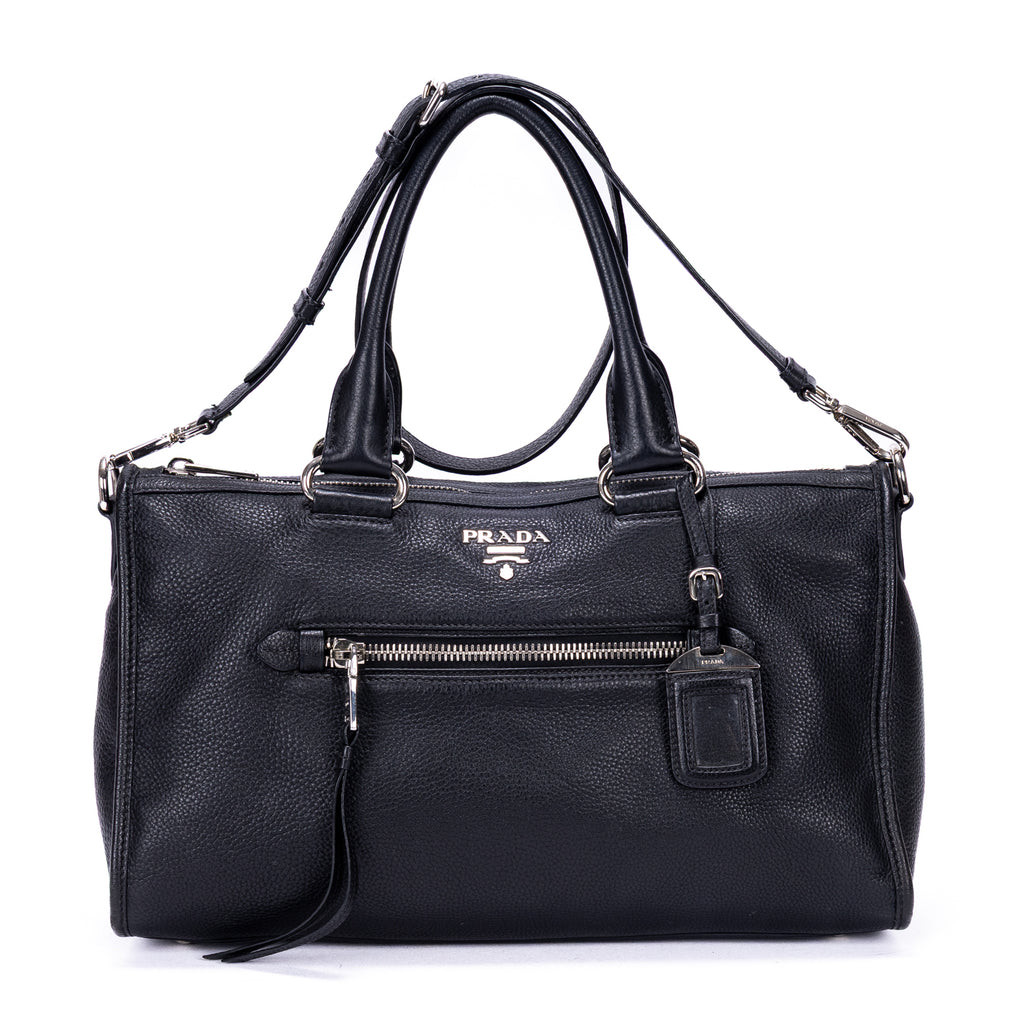 Bolso de Hombro Bolsillo Frontal Asa Doble Tote de Cuero Vitello Phenix Negro