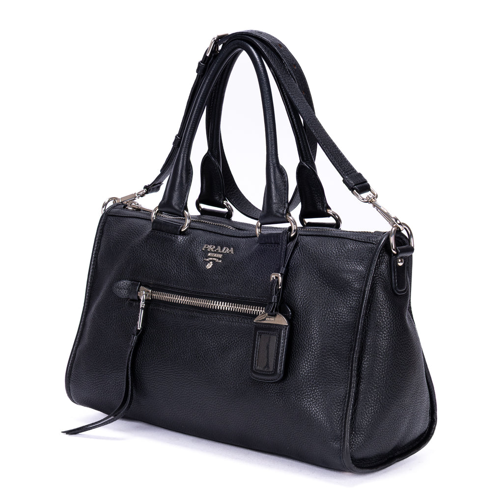 Bolso de Hombro Bolsillo Frontal Asa Doble Tote de Cuero Vitello Phenix Negro