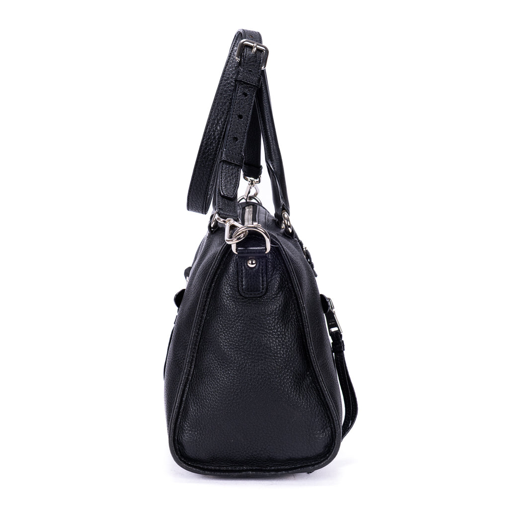 Bolso de Hombro Bolsillo Frontal Asa Doble Tote de Cuero Vitello Phenix Negro