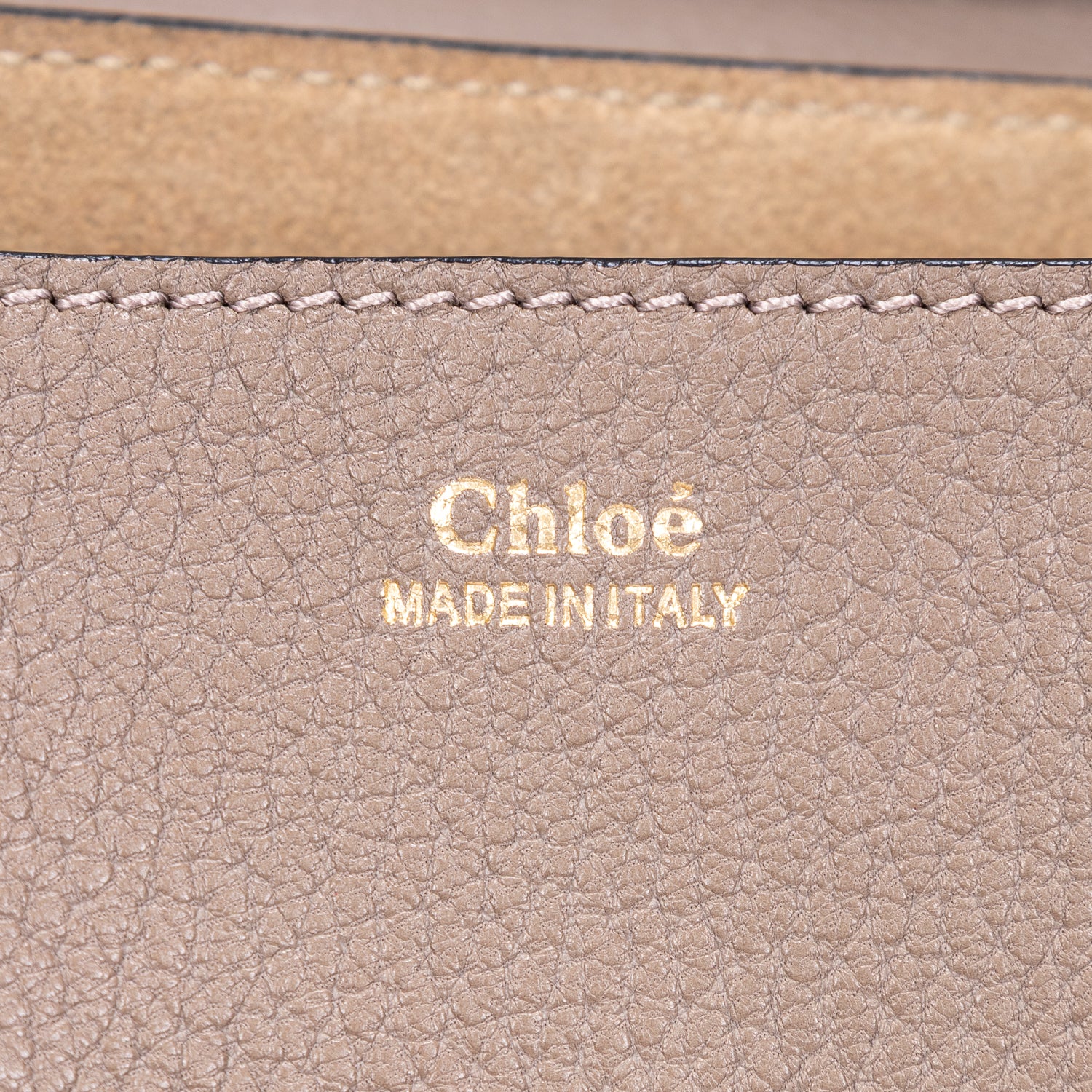 Sac porté épaule Drew petit modèle en cuir de veau grainé taupe
