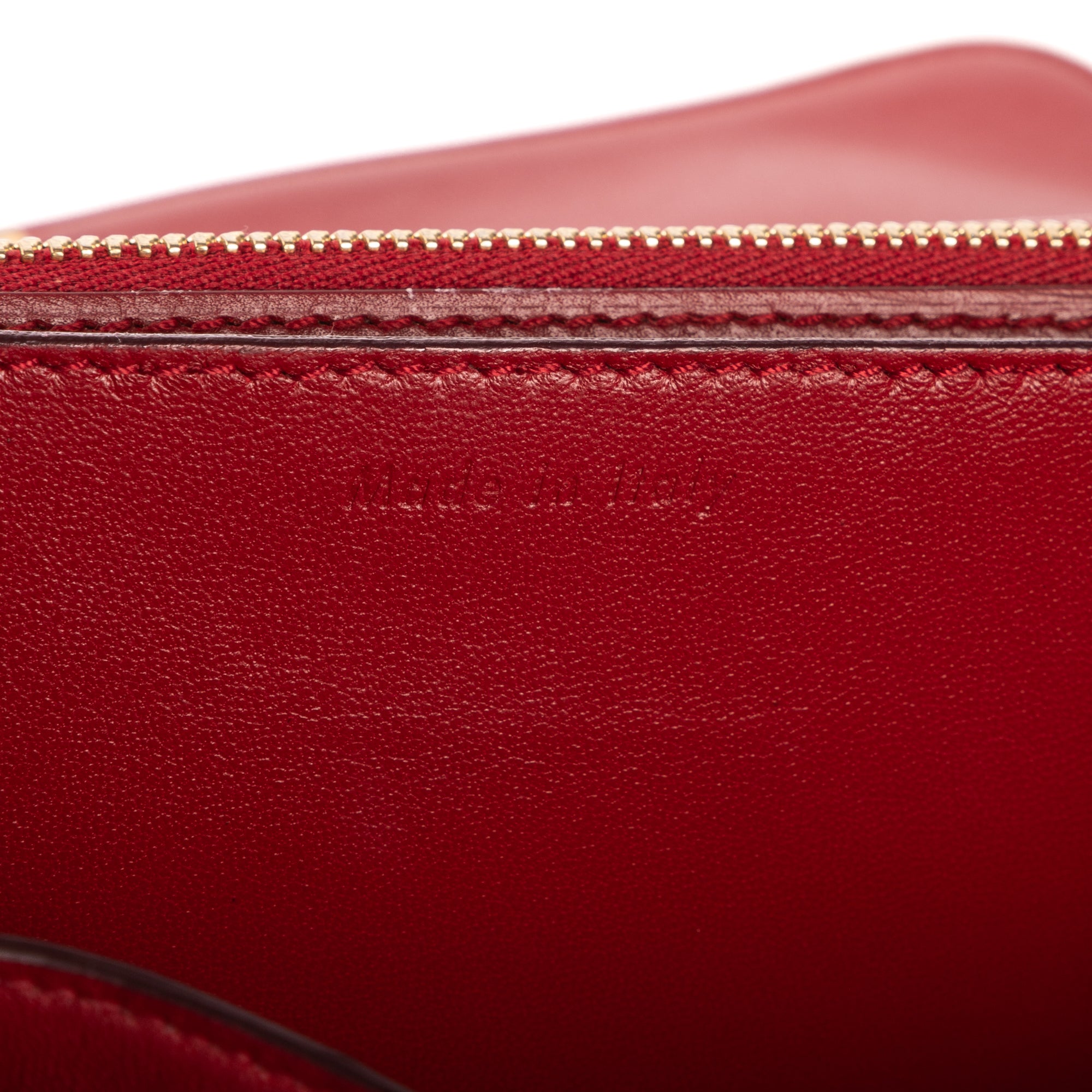 Shoulder Bag Medium Classic Box Medium Red Smooth Calfskin Leather