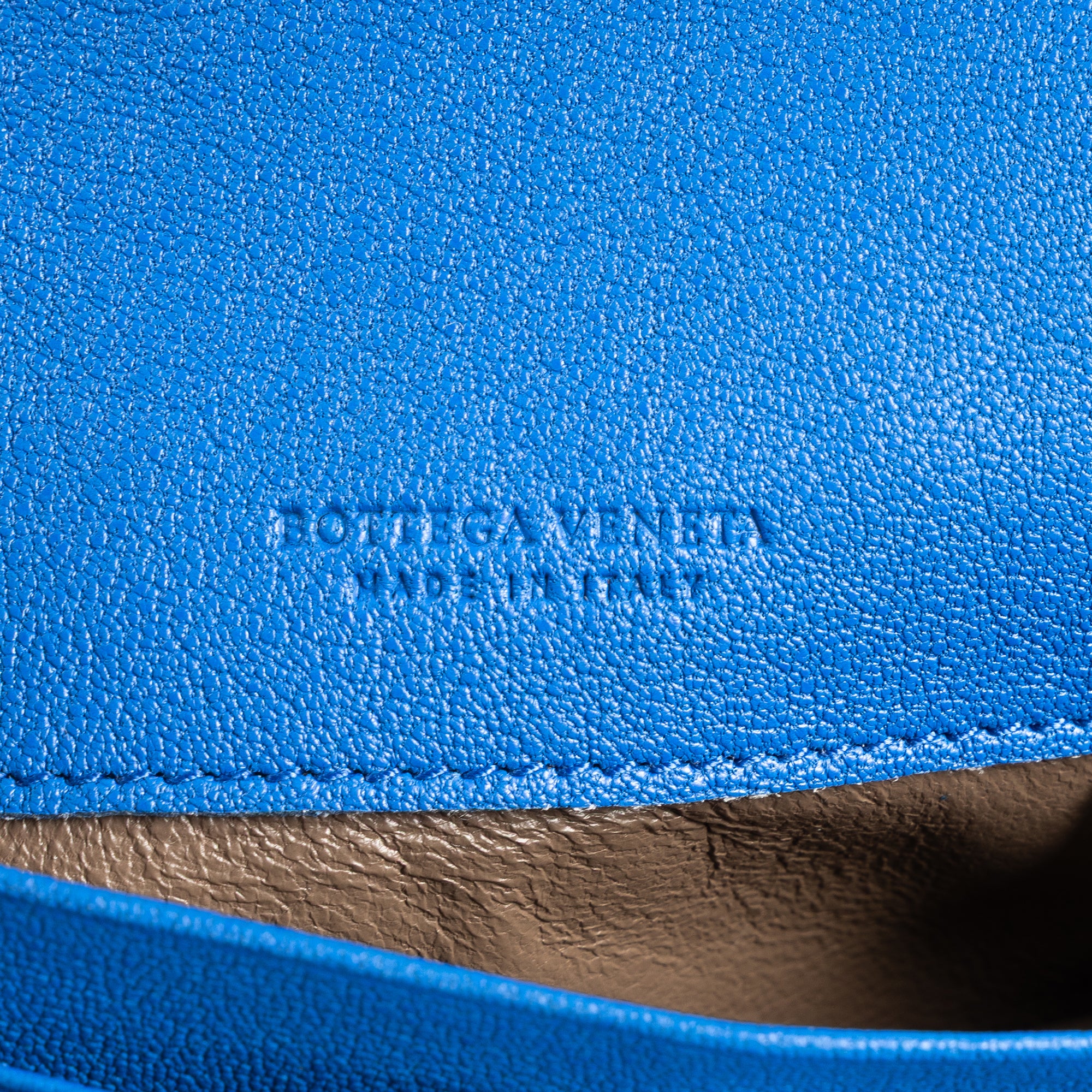 Wallet Flap Continental Blue Intrecciato Calfskin Leather