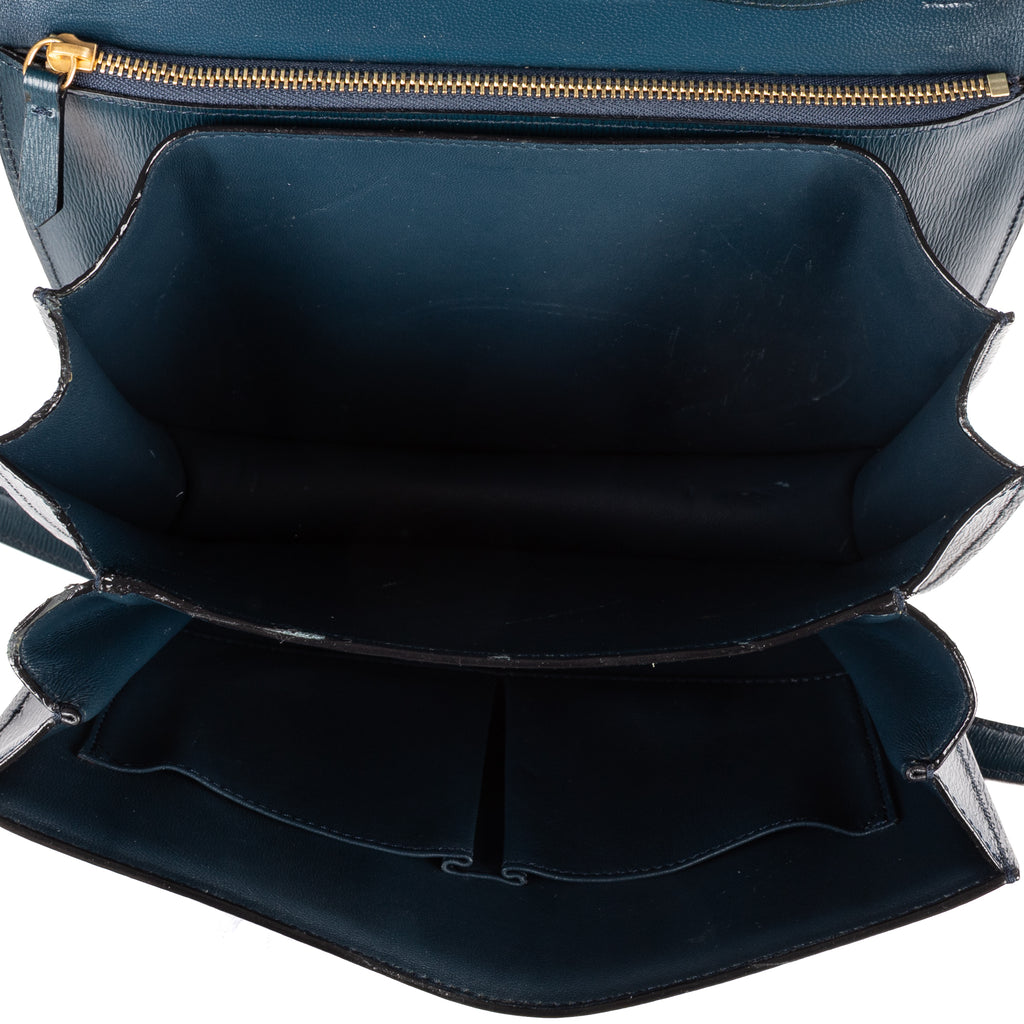 Shoulder Bag Medium Classic Box Medium Navy Pebbled Calfskin Leather