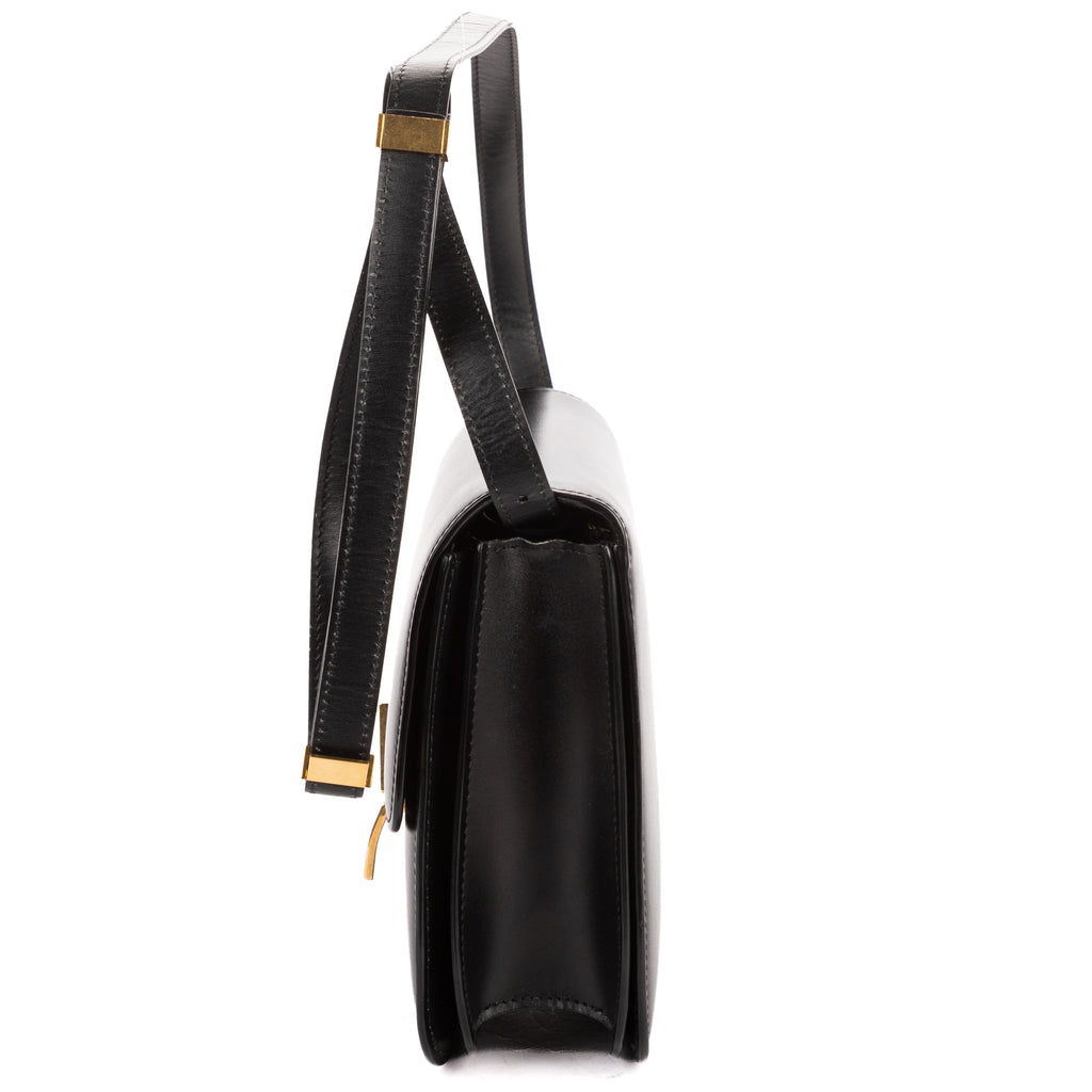 Shoulder Bag Medium Classic Box Medium Black Smooth Calfskin Leather