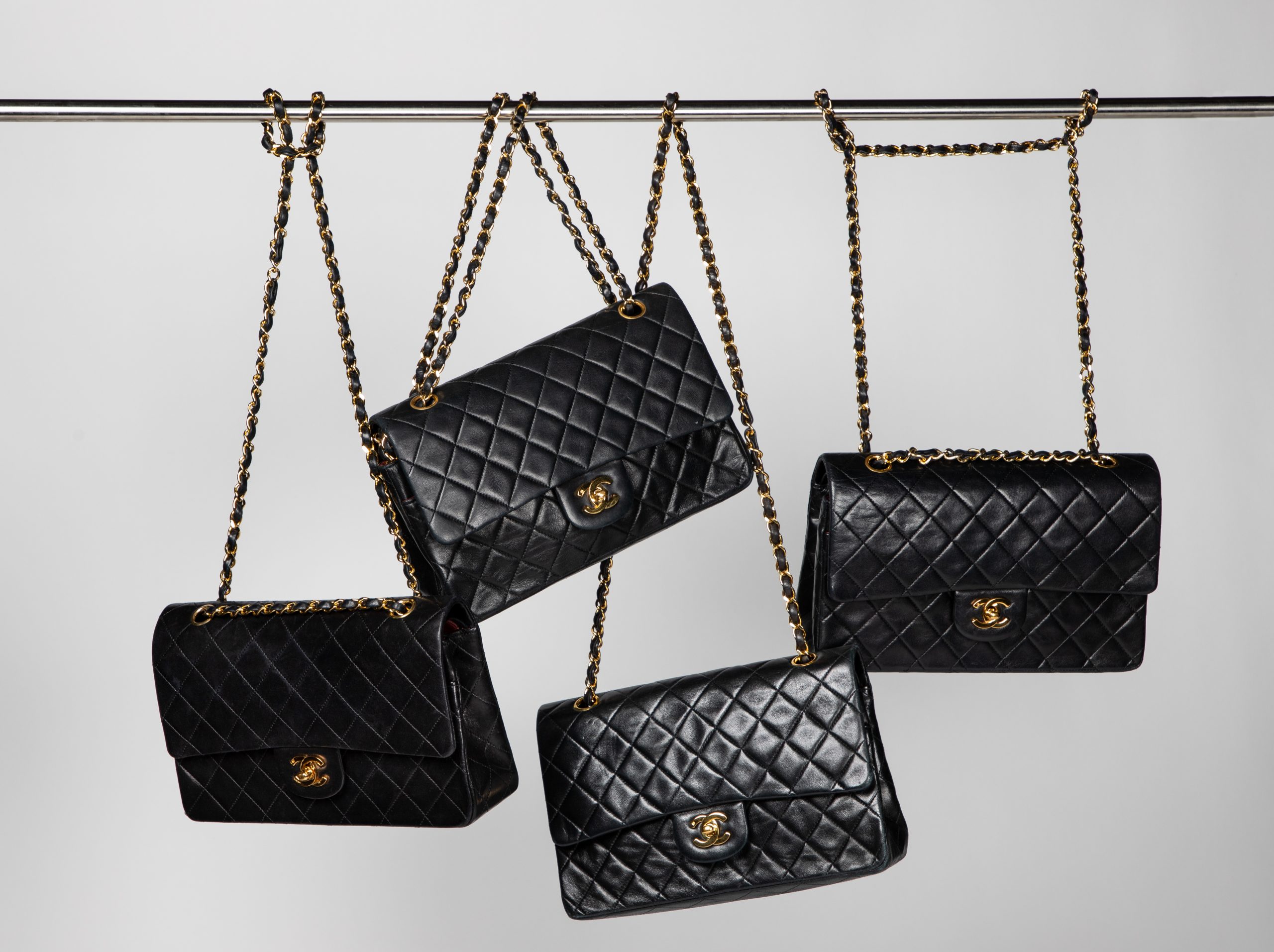 Chanel Classic Flap Bag Maxi en Cuir dAgneau  lÉtoile de Saint Honoré