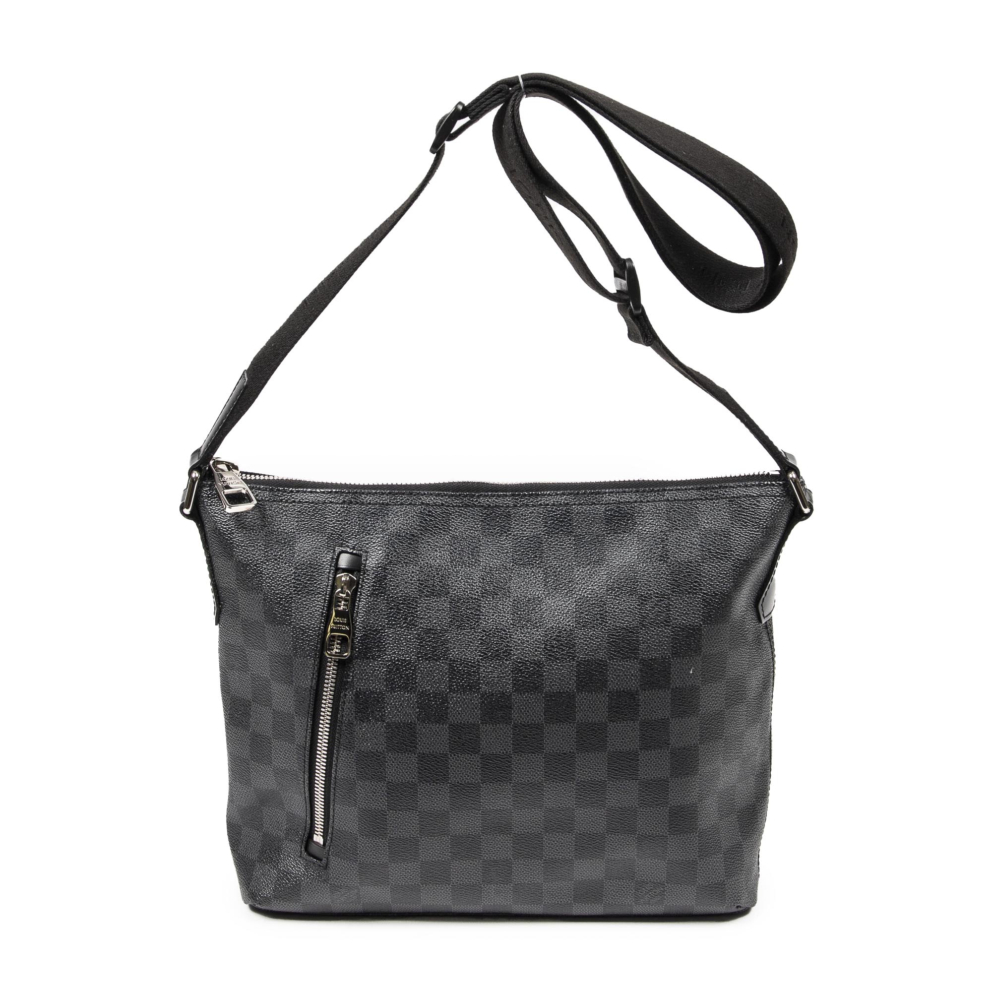 Louis Vuitton - Authenticated District Bag - Leather Black for Men, Good Condition