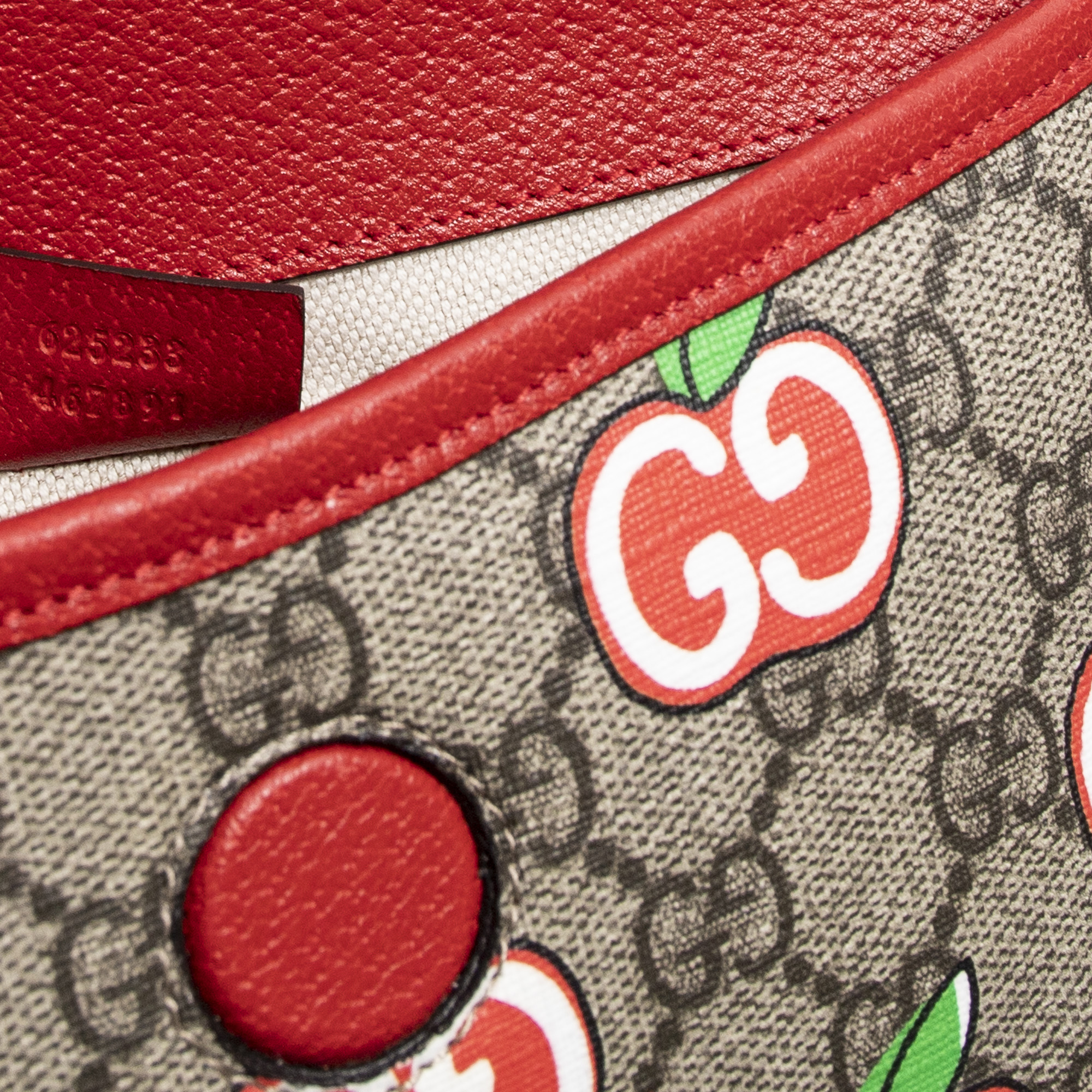 New Gucci Supreme Canvas GG Apple Print Belt Bag 625233 