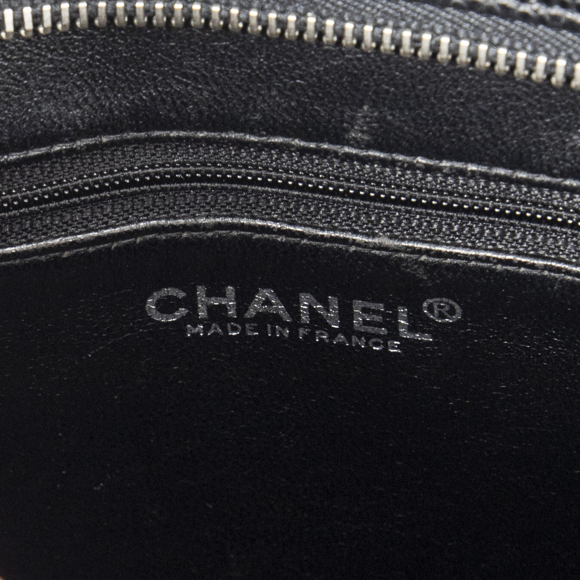 CC Timeless Medallion Zip Tote Chanel - BrandCo Paris