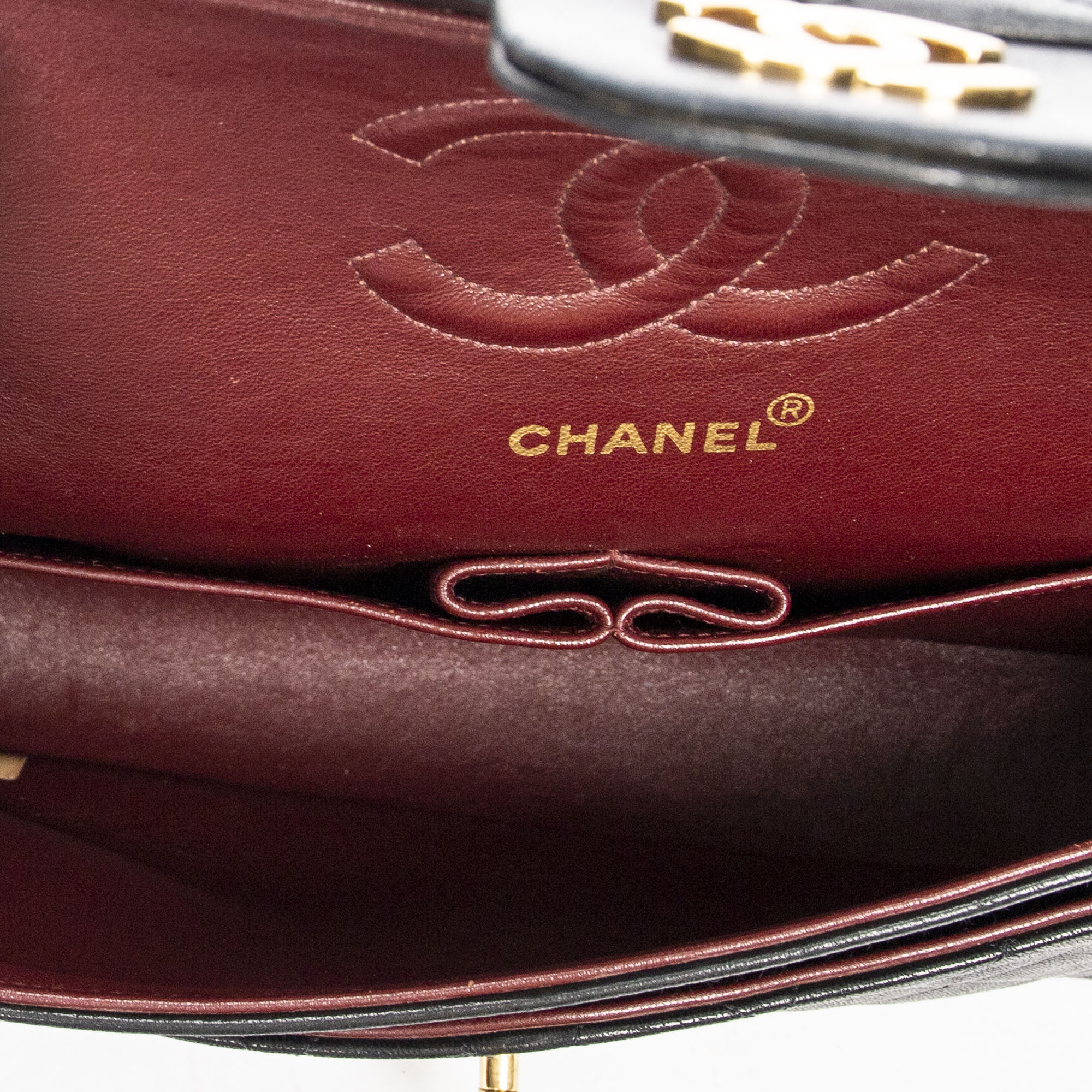 Mua Túi Đeo Chéo Nữ Chanel Small Flap Bag Lambskin & Gold-Tone Metal Màu  Hồng Nhạt - Chanel - Mua tại Vua Hàng Hiệu h089191