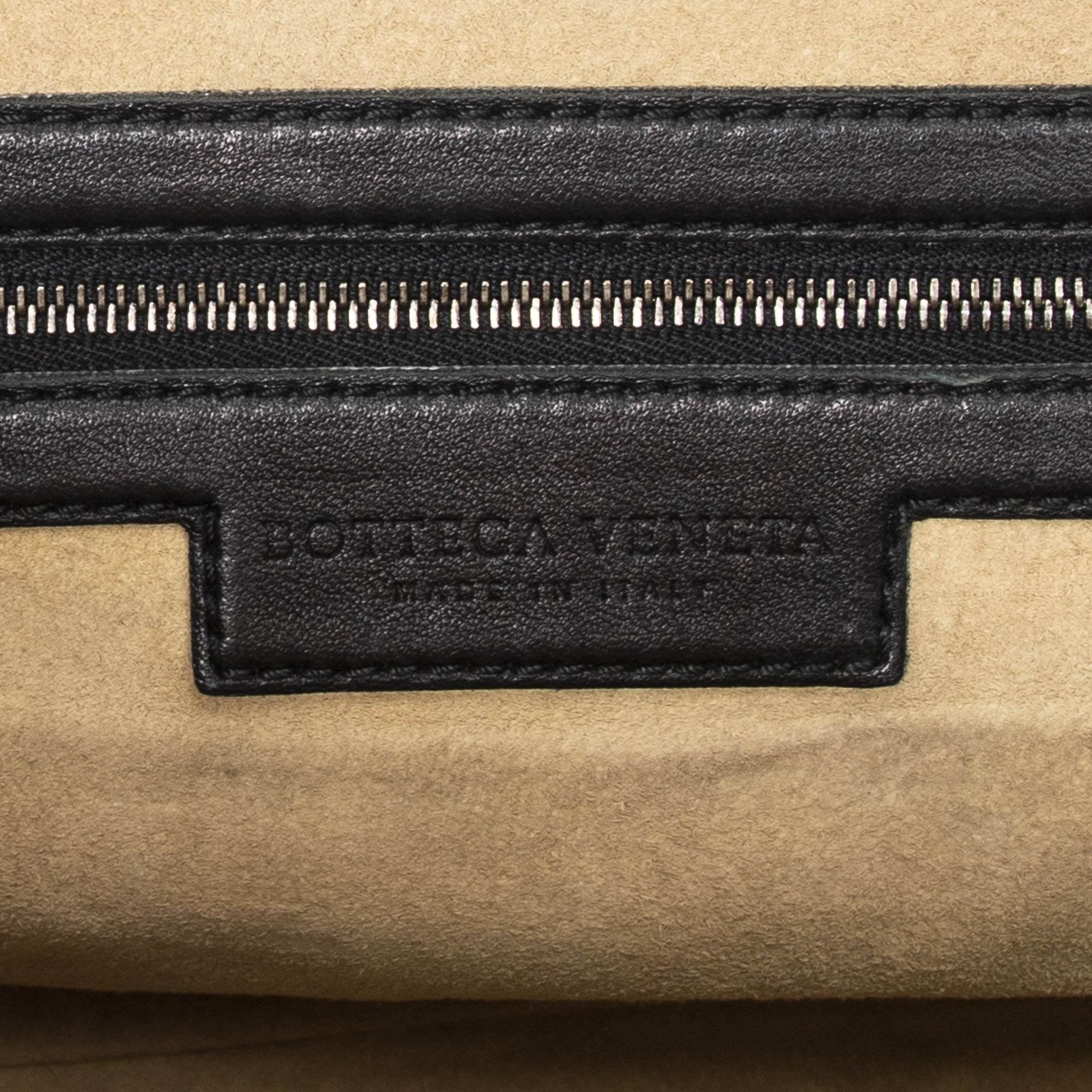 Bottega Doctor's Bag en Noir Cuir intrecciato BrandCo Paris